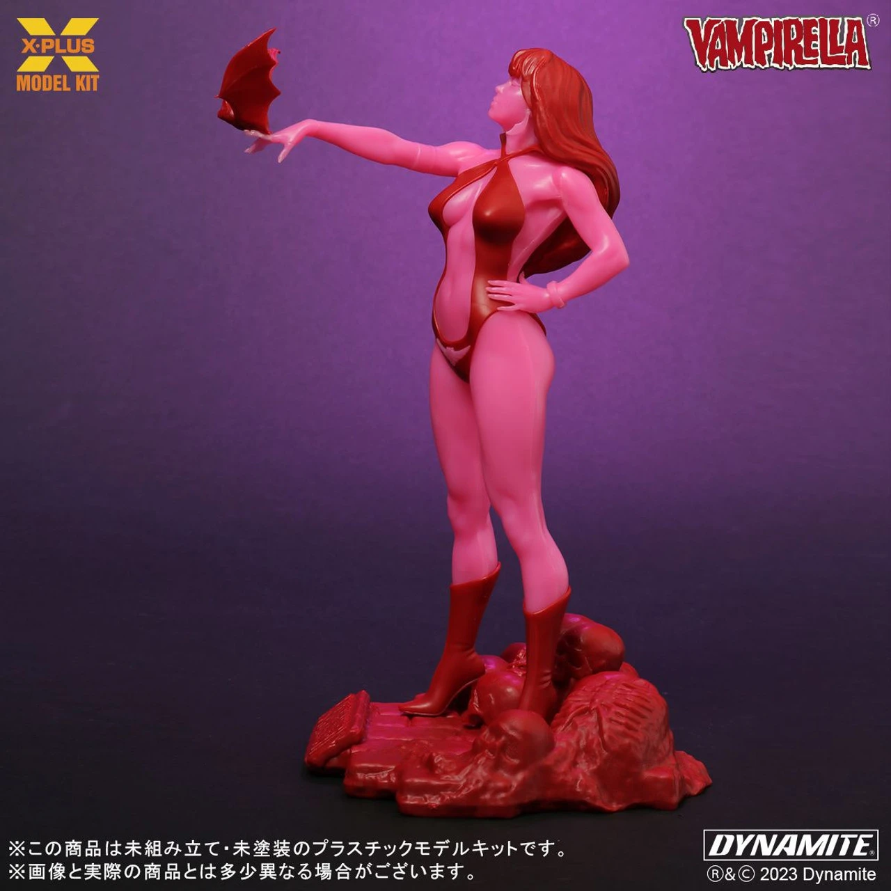 XPlus 1/8 Vampirella Jose Gonzalez Glow In The Dark Edition Plastic Model Kit 5 XPlus 1/8 Vampirella Jose Gonzalez Glow In The Dark Edition Plastic Model Kit - Image 3