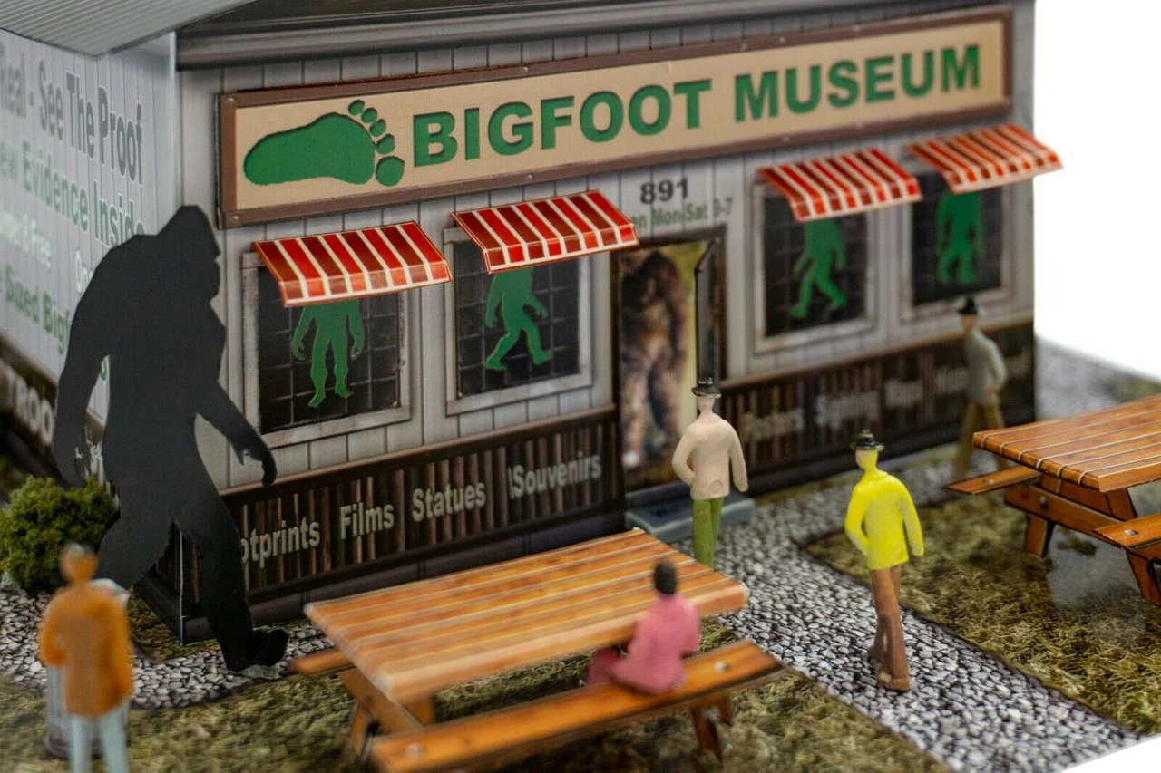 BK 4836 1:48 Scale Bigfoot Museum Model Building Kit 4 BK 4836 1:48 Scale Bigfoot Museum Model Building Kit - Image 2