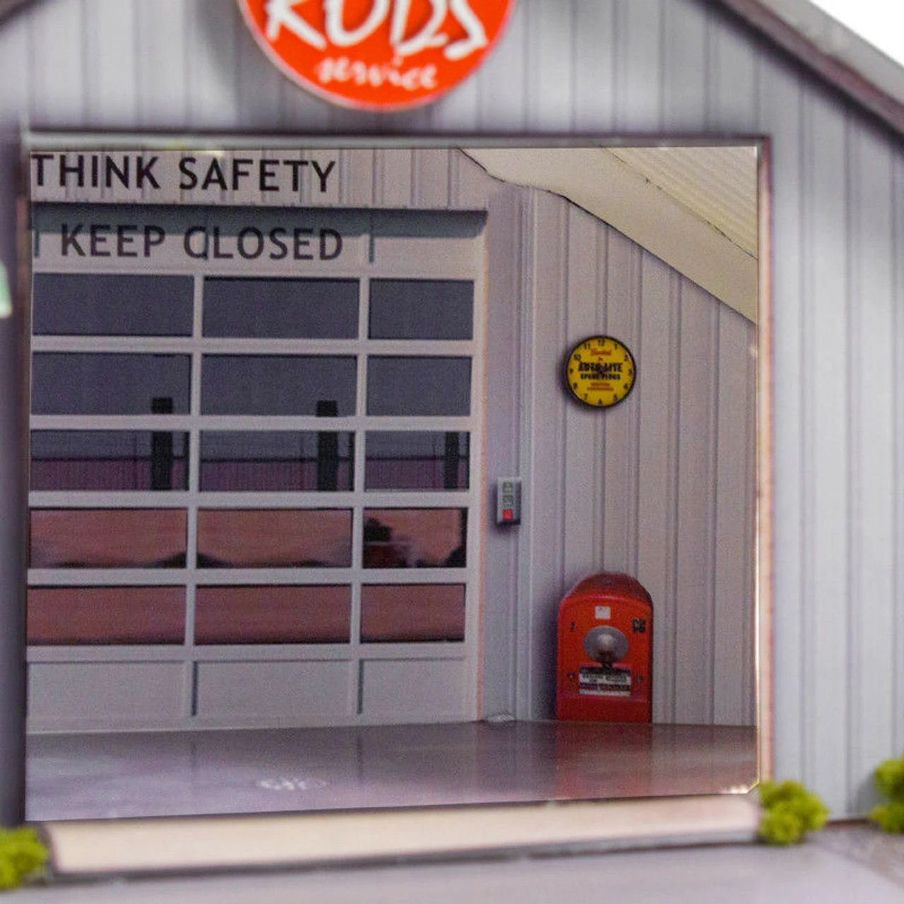 BK 8703 1:87 Scale "General Store & Commercial Steel Building" Photo Real Scale Building Kit 6 BK 8703 1:87 Scale "General Store & Commercial Steel Building" Photo Real Scale Building Kit - Image 4